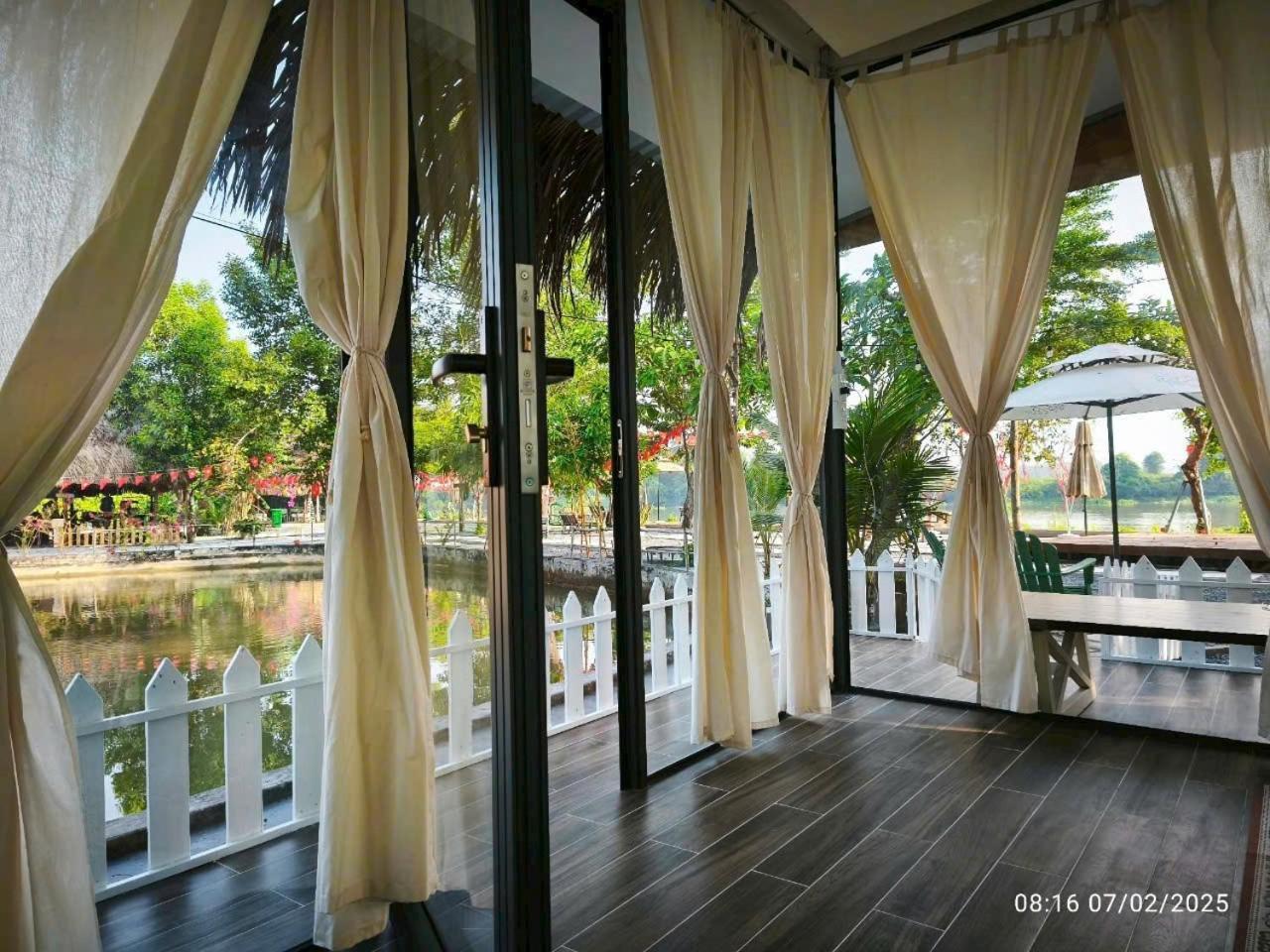 Me Khang 2 - View lều